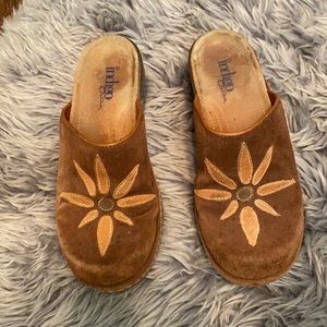 Indigo by Clark’s clogs